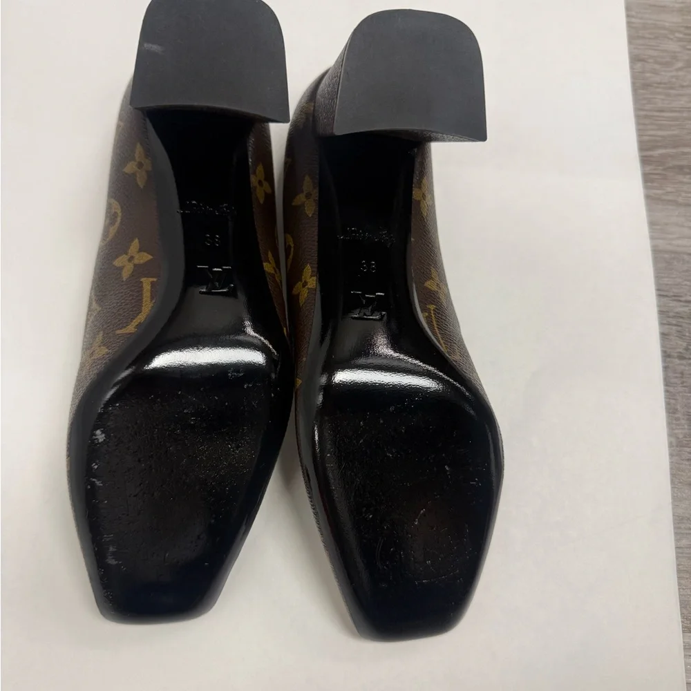 Louis Vuitton Monogram Canvas Madeleine Pumps Size 38 - Picture 8 of 10